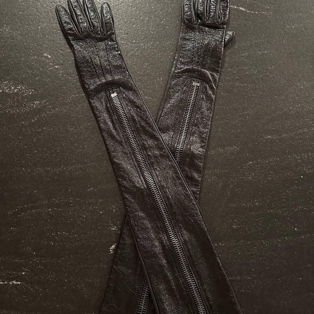 Burberry Black Long Leather Gloves with Zipper